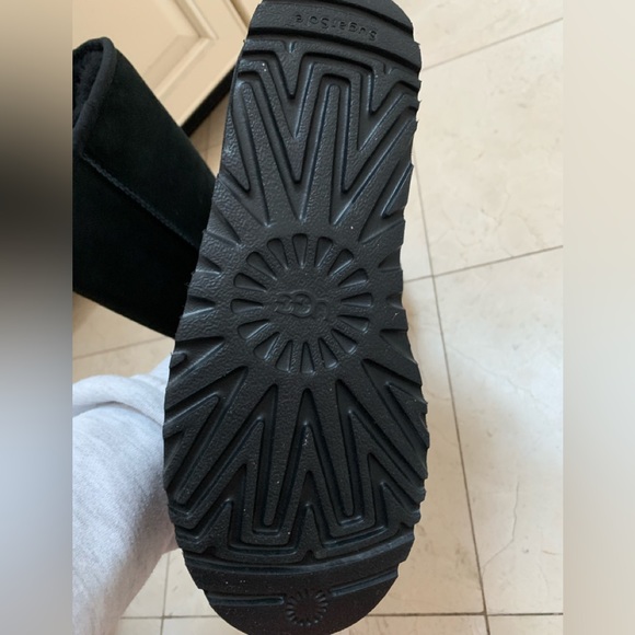 NEW! ✨UGG Classic Tall Boots - Picture 14 of 14